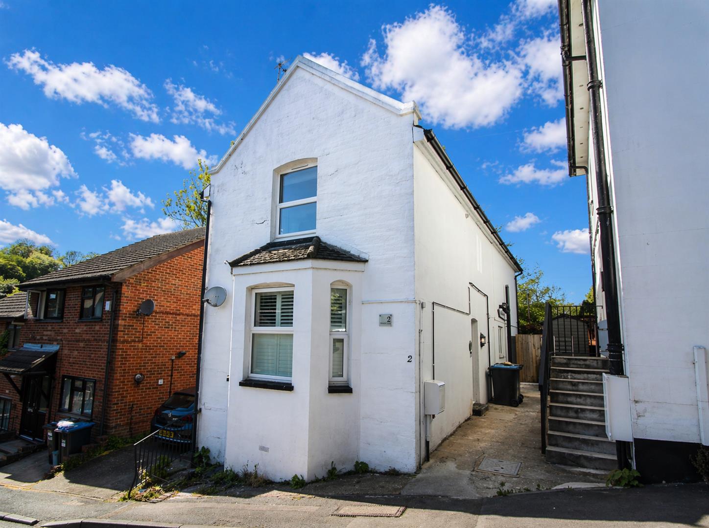 3 bed property in Mount Pleasant Road, Caterham